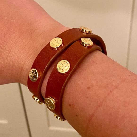 Tory Burch Leather Double Wrap Logo Stud Bracelet - Picture 3 of 3